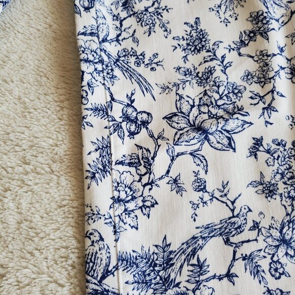 Talbots Petite Simple Flattering White Blue Floral Printed Ankle Pants Women 12 - Picture 3 of 9
